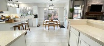 Private Pool & Hot Tub-Large 4BR Family Home Near Austin-Sleeps 12!