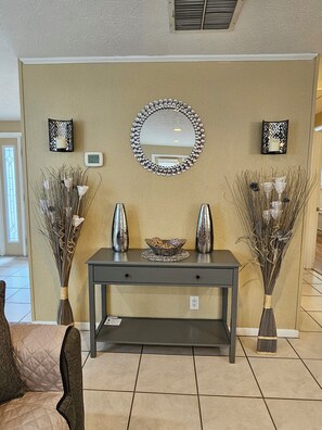 Interior - ENTIRE HOUSE 3/2 GREAT FOR FAMILY
(Jacksonville)