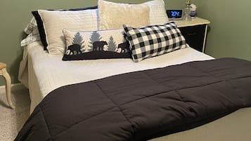 3 bedrooms, iron/ironing board, free WiFi, bed sheets