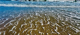 NARROW RIVER GEM Kayaks Mins to Gansett Beach Central AC Fenced-In Yard LOCATION