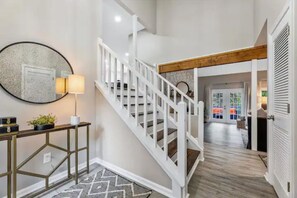 Interior - Renovated Historic Roswell House (Roswell)