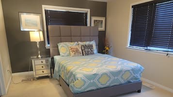 Sängtillbehör av högsta kvalitet, duntäcken och skrivbord