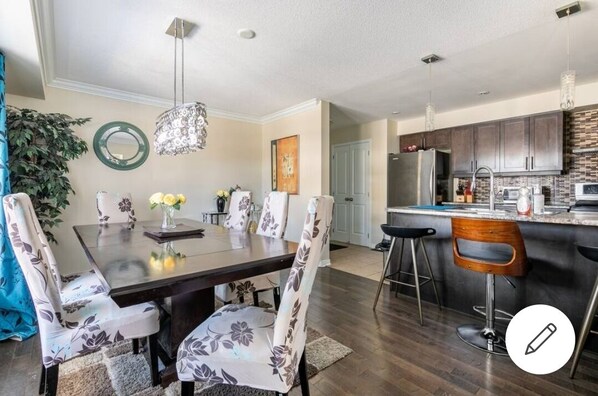 Ruokailu omassa huoneessa