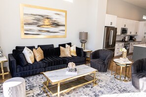 Luxury House | Living area - Stylish Luxury Downtown Home (Houston)