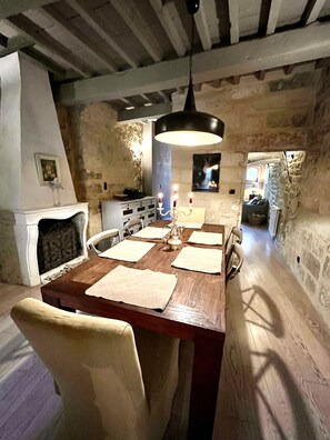 Dining - Beautiful Townhome in Uzès Center (Uzès)