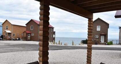 Unplug and unwind at this cottage on Lake Erie bluff