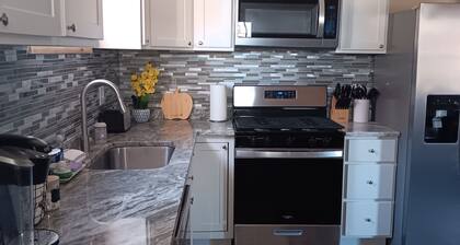 Unplug and unwind at this cottage on Lake Erie bluff