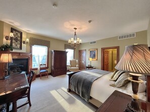 The Beautiful Large Suite 304 | Individually decorated, individually furnished, desk, laptop workspace - The Port Hotel (Port Washington)