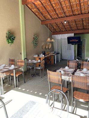 Desayuno buffet incluido todos los días