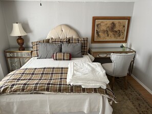 4 bedrooms, desk, free WiFi