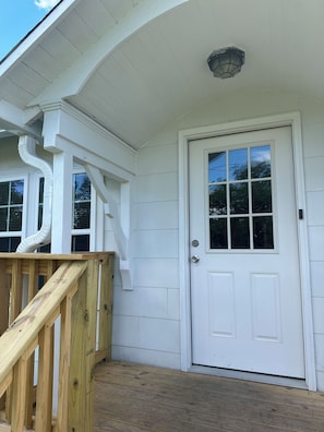 Exterior detail - Newly Renovated 3bed/2bath Pet Friendly Home on Goose Creek Island (Hobucken)