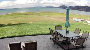 Outdoor dining - Lakefront 7 bed/3 bath home in Beautiful Bear Lake (Laketown)