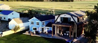 Lakefront 7 bed/3 bath home in Beautiful Bear Lake