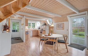 Dining - 2 bedroom gorgeous home in Tarm (Tarm)