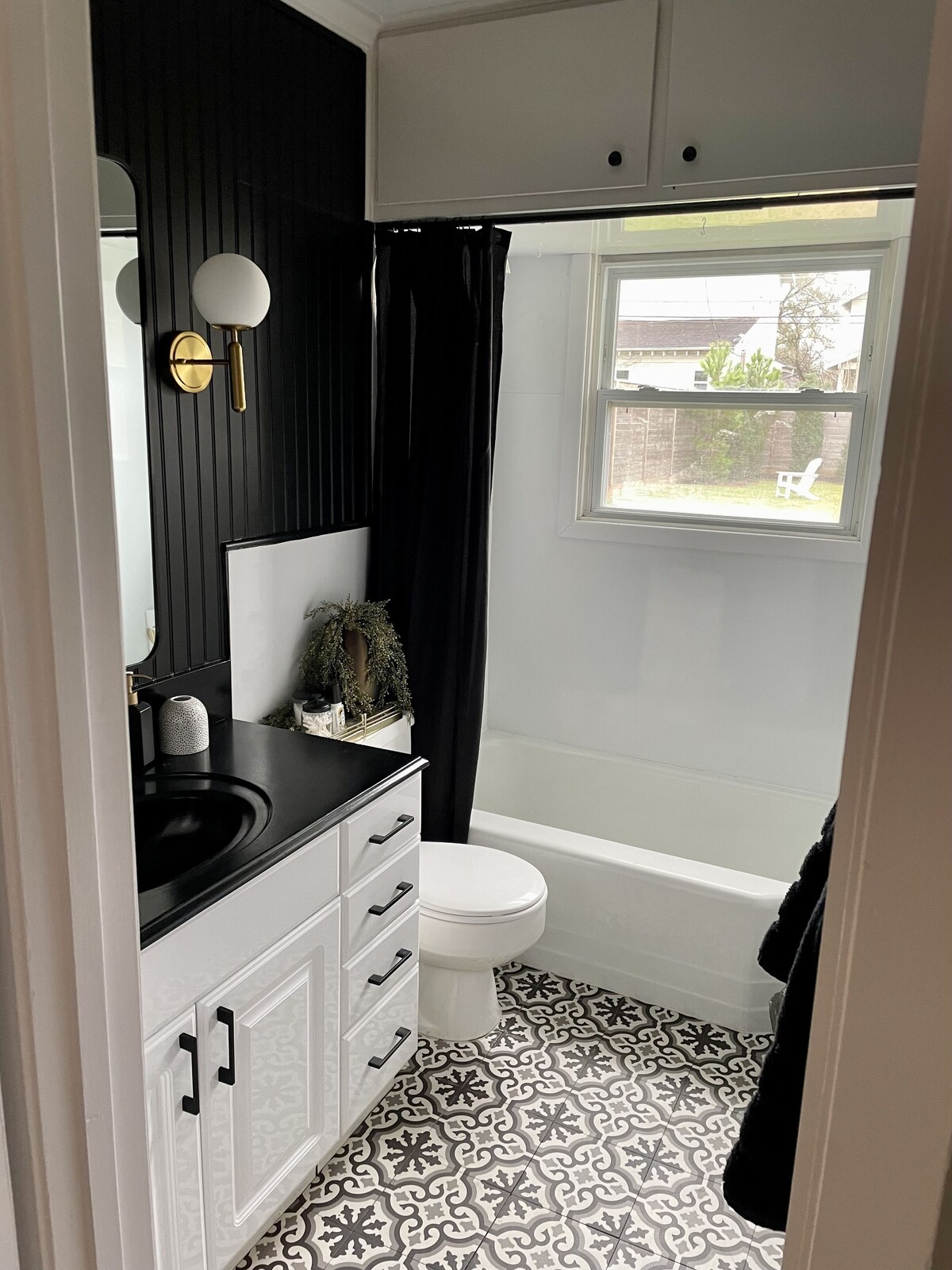 Photo 7 of Family and pet friendly stylish home in excellent Heights location.