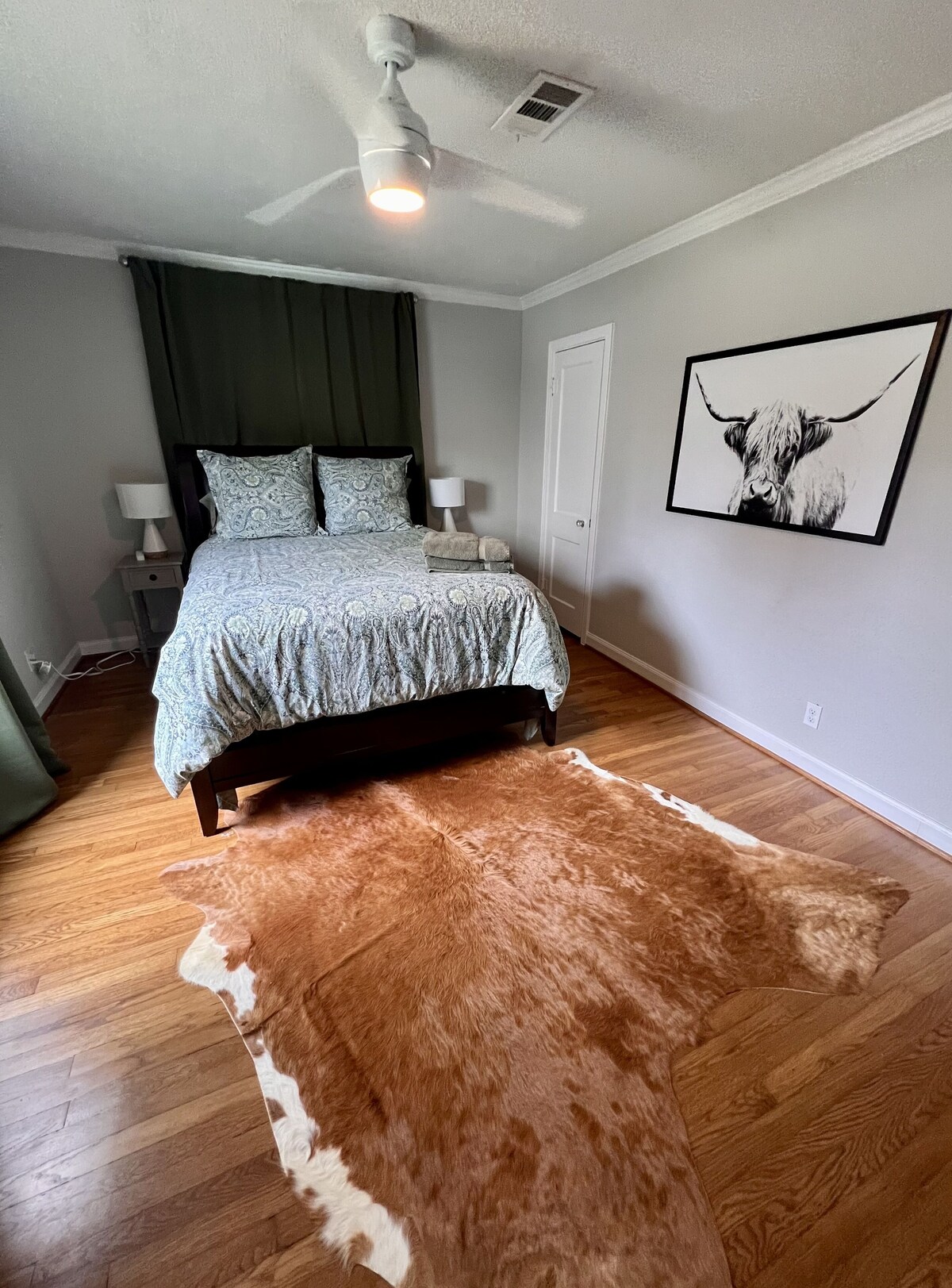 Photo 9 of Family and pet friendly stylish home in excellent Heights location.