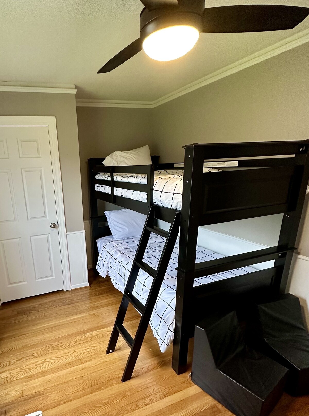 Photo 19 of Family and pet friendly stylish home in excellent Heights location.