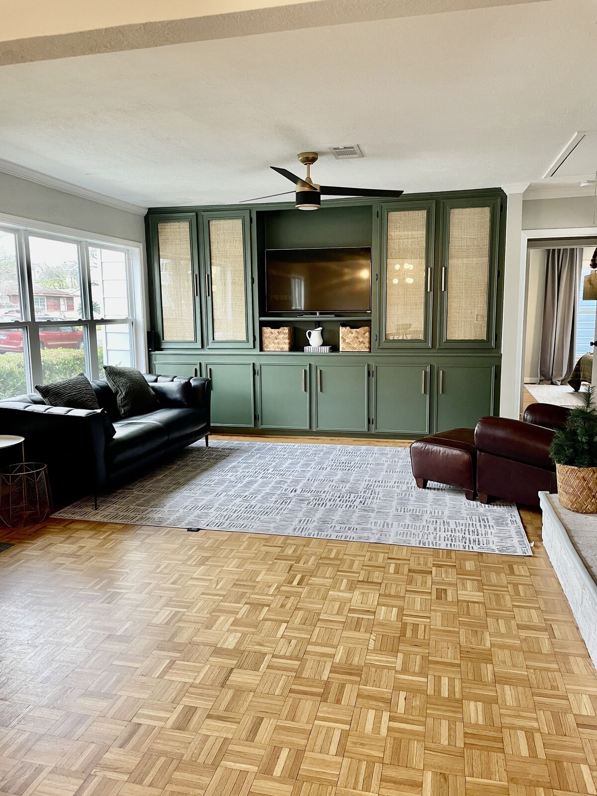 Photo 11 of Family and pet friendly stylish home in excellent Heights location.