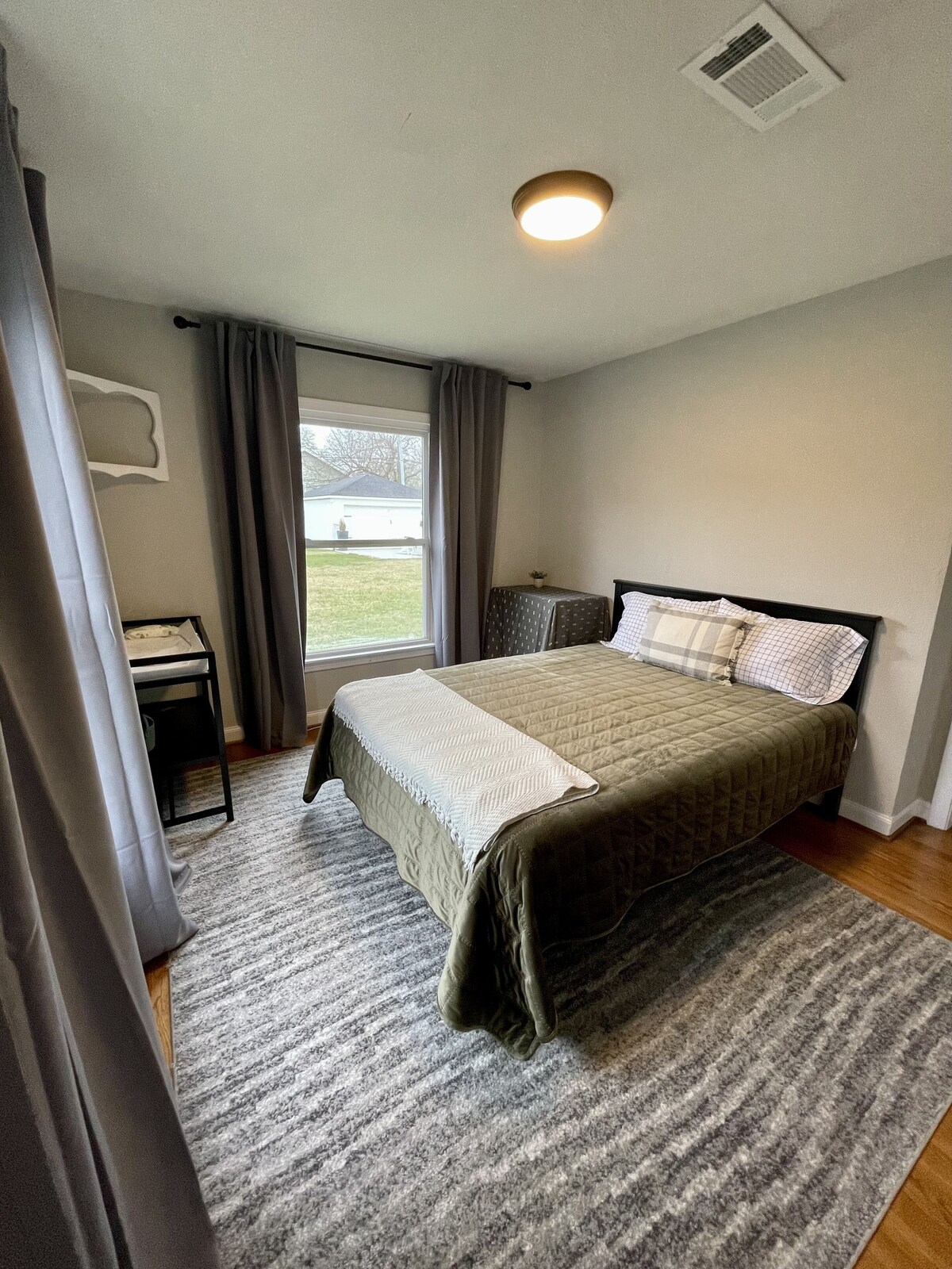 Photo 10 of Family and pet friendly stylish home in excellent Heights location.