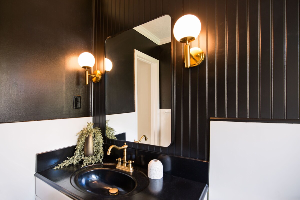 Photo 8 of Family and pet friendly stylish home in excellent Heights location.