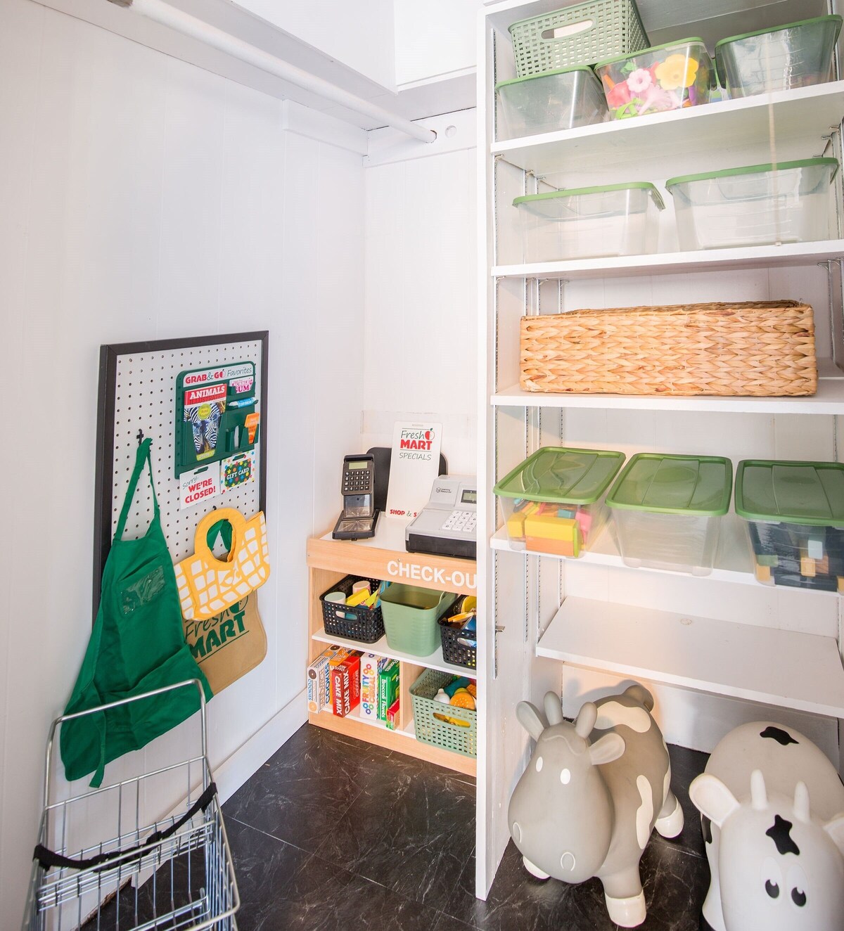 Photo 14 of Family and pet friendly stylish home in excellent Heights location.
