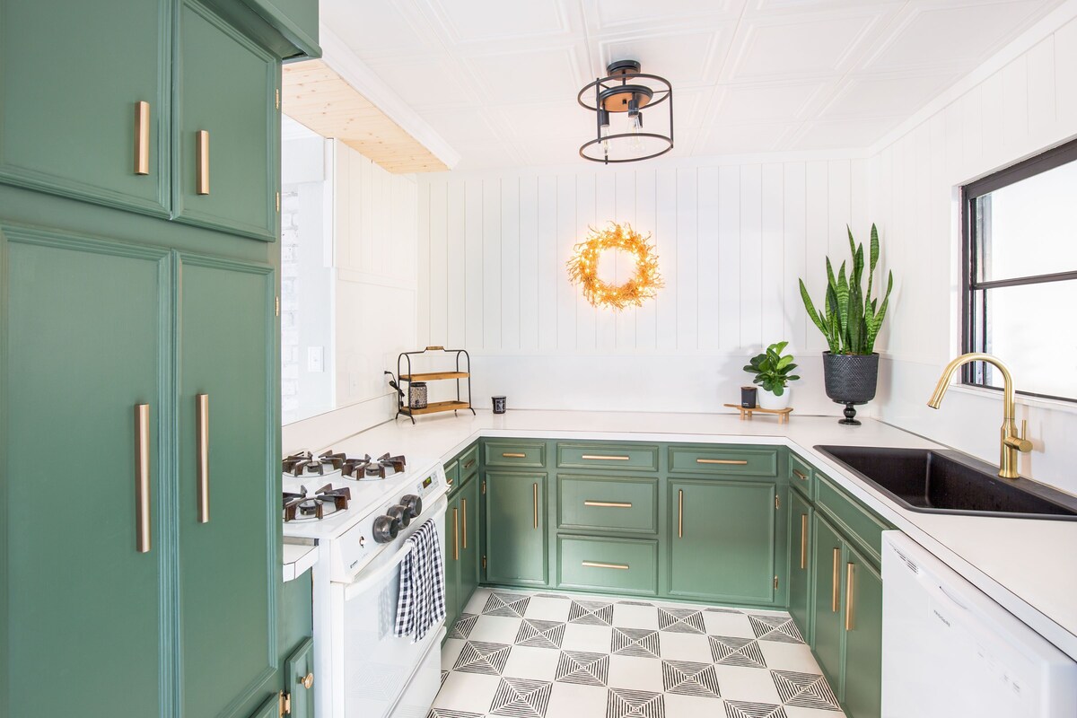 Photo 3 of Family and pet friendly stylish home in excellent Heights location.