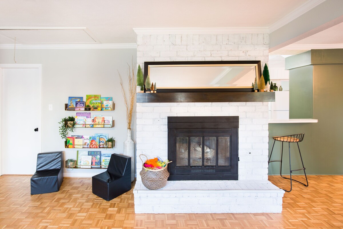 Photo 12 of Family and pet friendly stylish home in excellent Heights location.