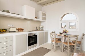 Fridge, microwave, oven, stovetop - Cavos Paros Boho Rooftop Apt: Sea Views, Yoga Deck (Paros)