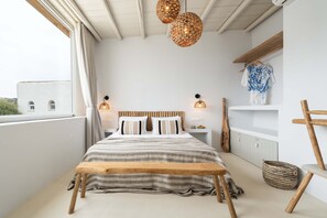 2 bedrooms, in-room safe, iron/ironing board, free WiFi - Cavos Paros Boho Rooftop Apt: Sea Views, Yoga Deck (Paros)