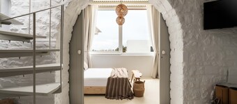 Cavos Paros Boho Rooftop Apt: Sea Views, Yoga Deck