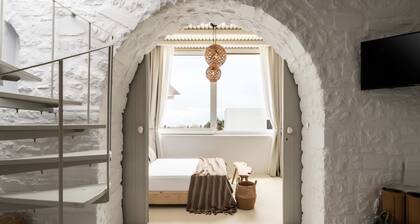 Cavos Paros Boho Rooftop Apt: Sea Views, Yoga Deck