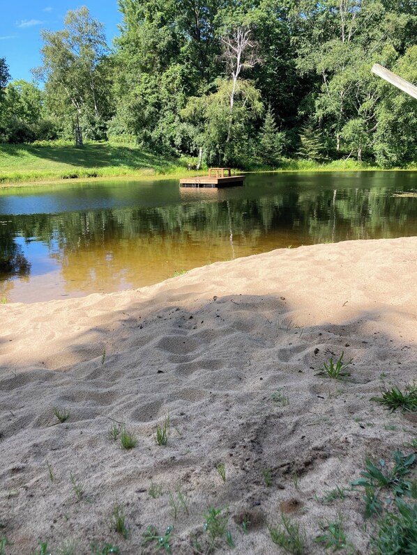 Beach - Cute Home on many acres with access to East Stylus Lake and ponds (Hale)