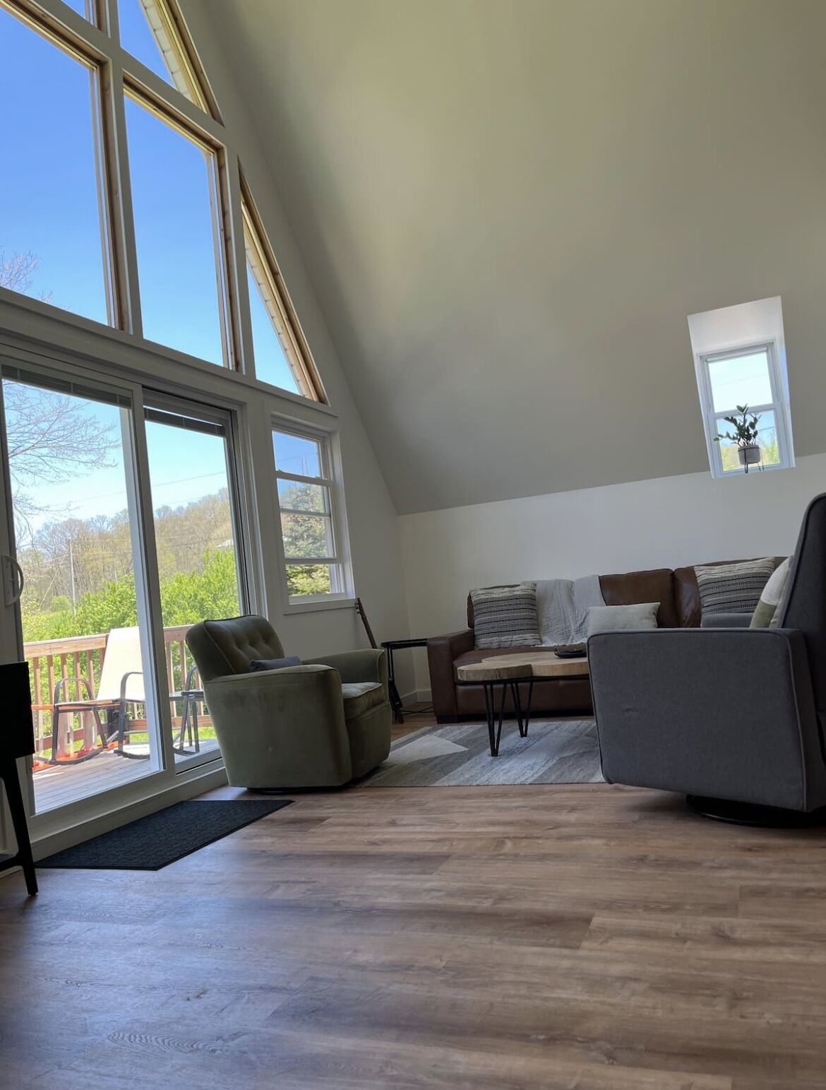 TV connectée, cheminée, jeux vidéo