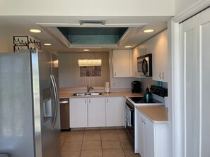 Private kitchen - Naples condo charm - 7340 Glenmoor Dr #205 (Estero)