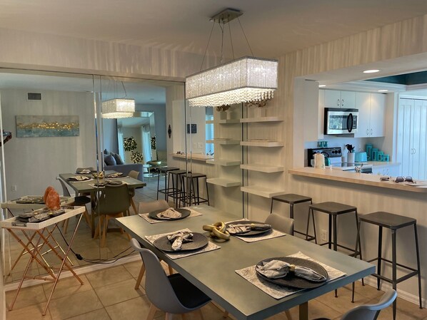 Dining - Naples condo charm - 7340 Glenmoor Dr #205 (Estero)