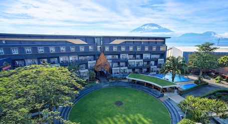 Exterior. Griya Persada Convention Hotel & Resort