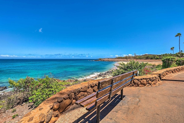 Maunaloa Vacation Rental | 1BR | 1BA | 681 Sq Ft | Small Step for Entry