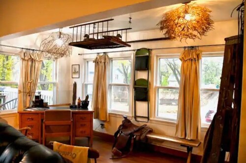 Historic home in Cathederal district 2 min from downtown