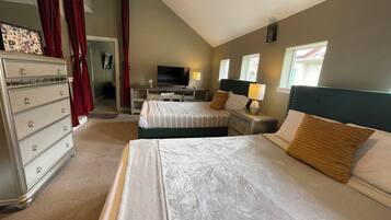 Luxury Villa | 5 bedrooms, premium bedding, down comforters, memory foam beds