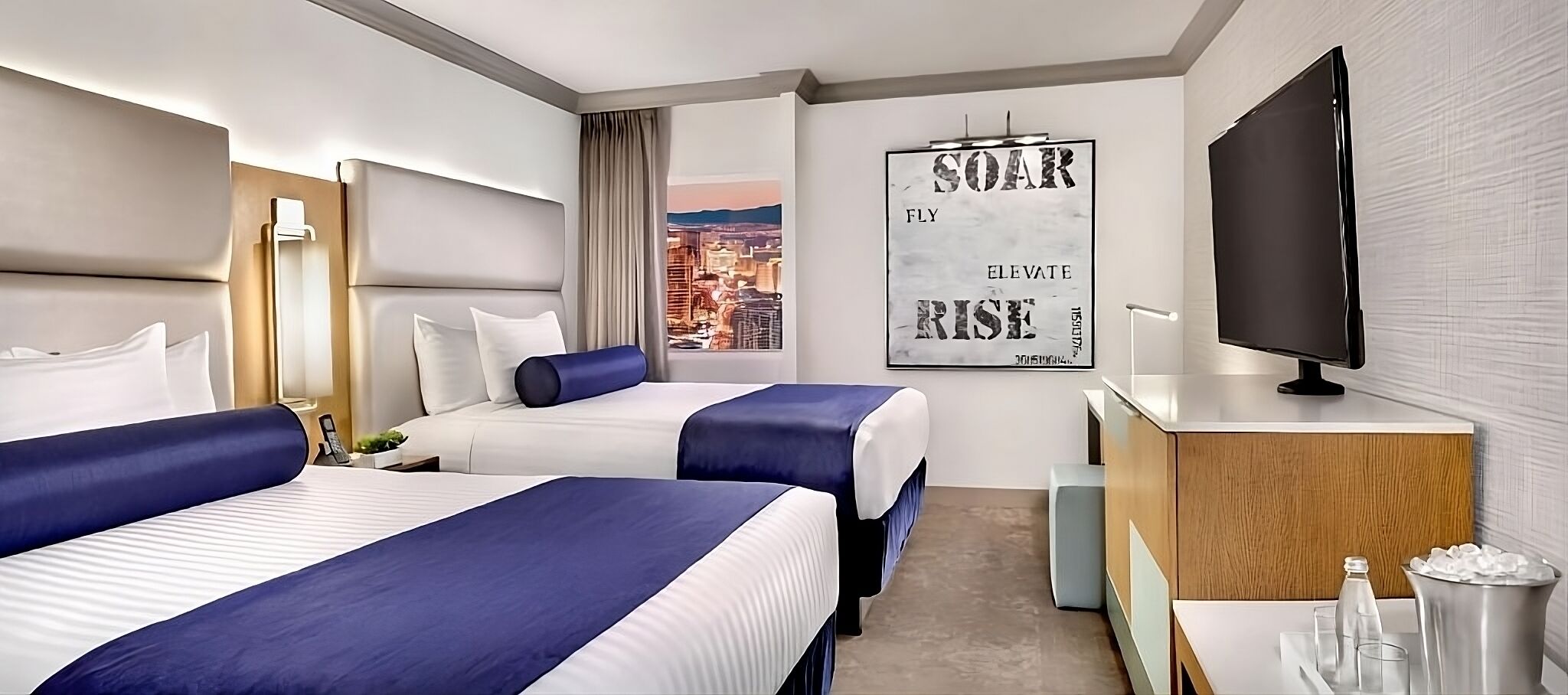 3 X Elevate 2 Queens At The Strat Hotel, Casino & Tower - North Las Vegas, NV