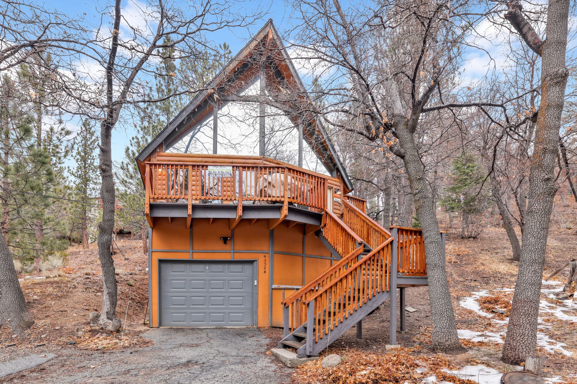 Tree Top Tranquility- Bear Mountain Cozy Chalet Retreat Cabin