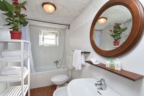 Badekar, hårføner og bidé