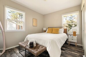 5 bedrooms, desk, iron/ironing board, free WiFi