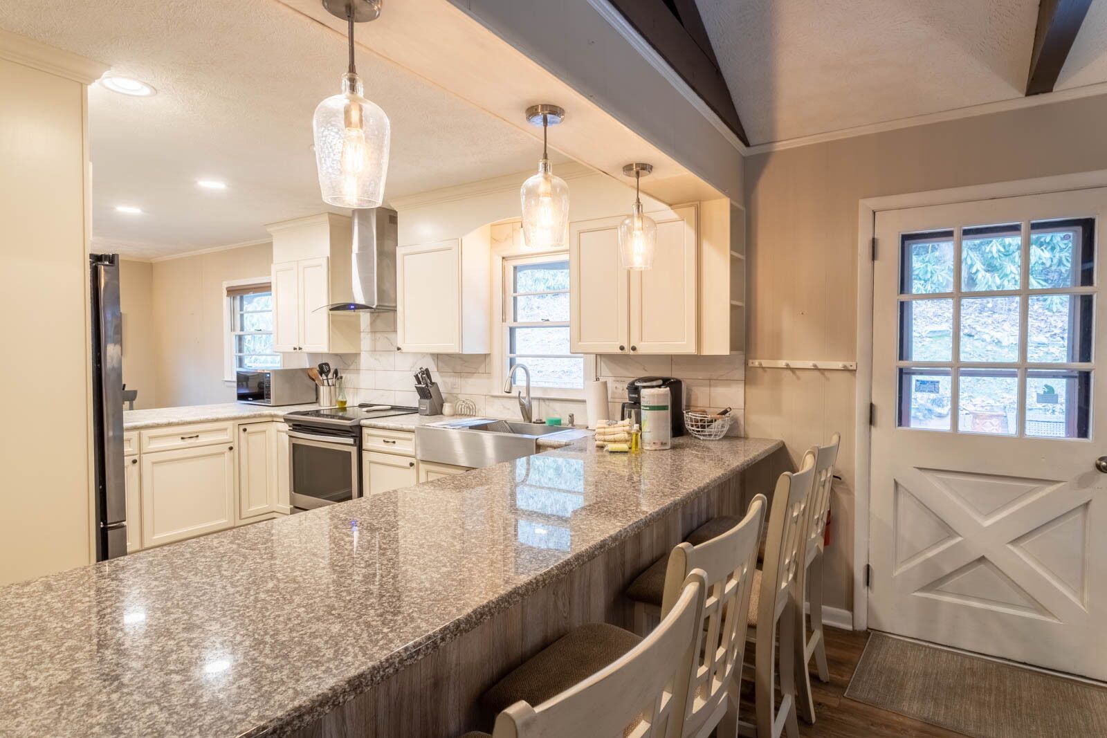 冰箱、微波炉、烤箱、炉灶