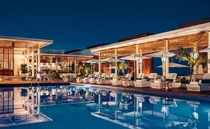Outdoor pool, a heated pool - Grand Luxxe - 4 Bedroom Residence - Spring Break (Nuevo Vallarta)