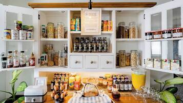 Dagelijks continentaal ontbijt inbegrepen