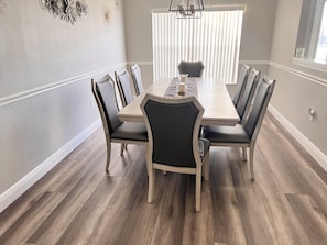 Dining - Beautiful 4 Bedroom house 25 mins away from the beach (Cape Coral)