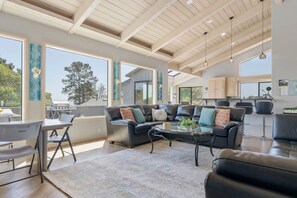 Fireplace, DVD player, table football - Sea Ranch Ocean Views 4 bedrooms + office (Sea Ranch)
