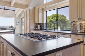 Oven, stovetop, dishwasher, coffee/tea maker - Sea Ranch Ocean Views 4 bedrooms + office (Sea Ranch)