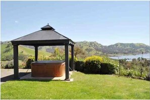 Property grounds - Spectacular Views with Hot Tub (Bonnie Doon)